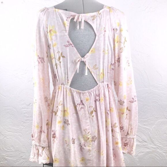 Art Class Pastel Pink Floral Dress-cut Out Back - Picture 5 of 16